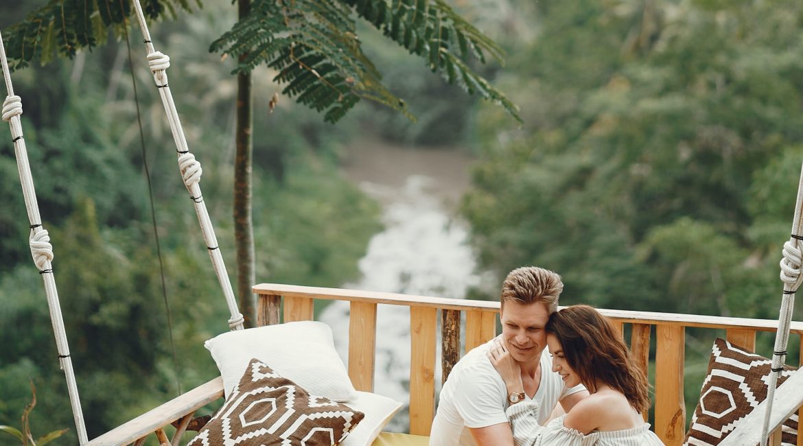 Honeymoon Trip Advice and Selection: Creating Unforgettable Memories